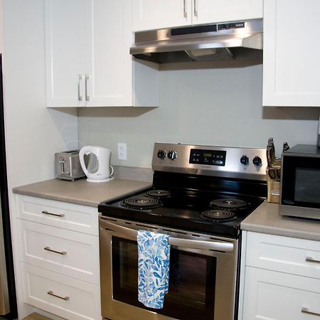 M&M'S Maple Bay Mountain Guesthouse - Licensed Duncan Bagian luar foto