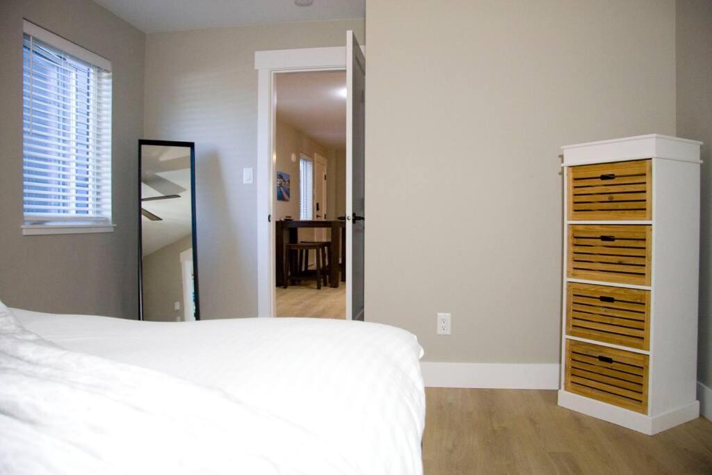 M&M'S Maple Bay Mountain Guesthouse - Licensed Duncan Bagian luar foto