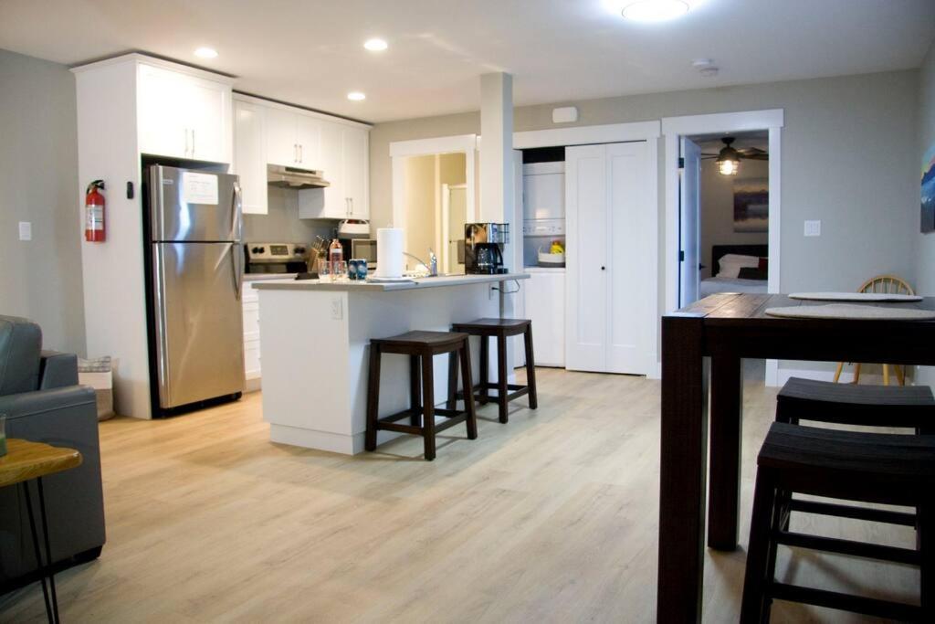 M&M'S Maple Bay Mountain Guesthouse - Licensed Duncan Bagian luar foto