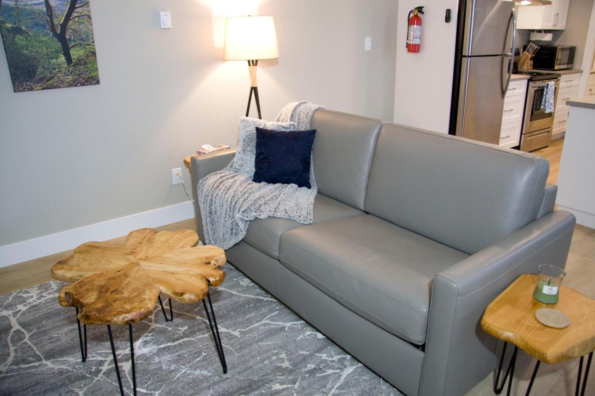 M&M'S Maple Bay Mountain Guesthouse - Licensed Duncan Bagian luar foto