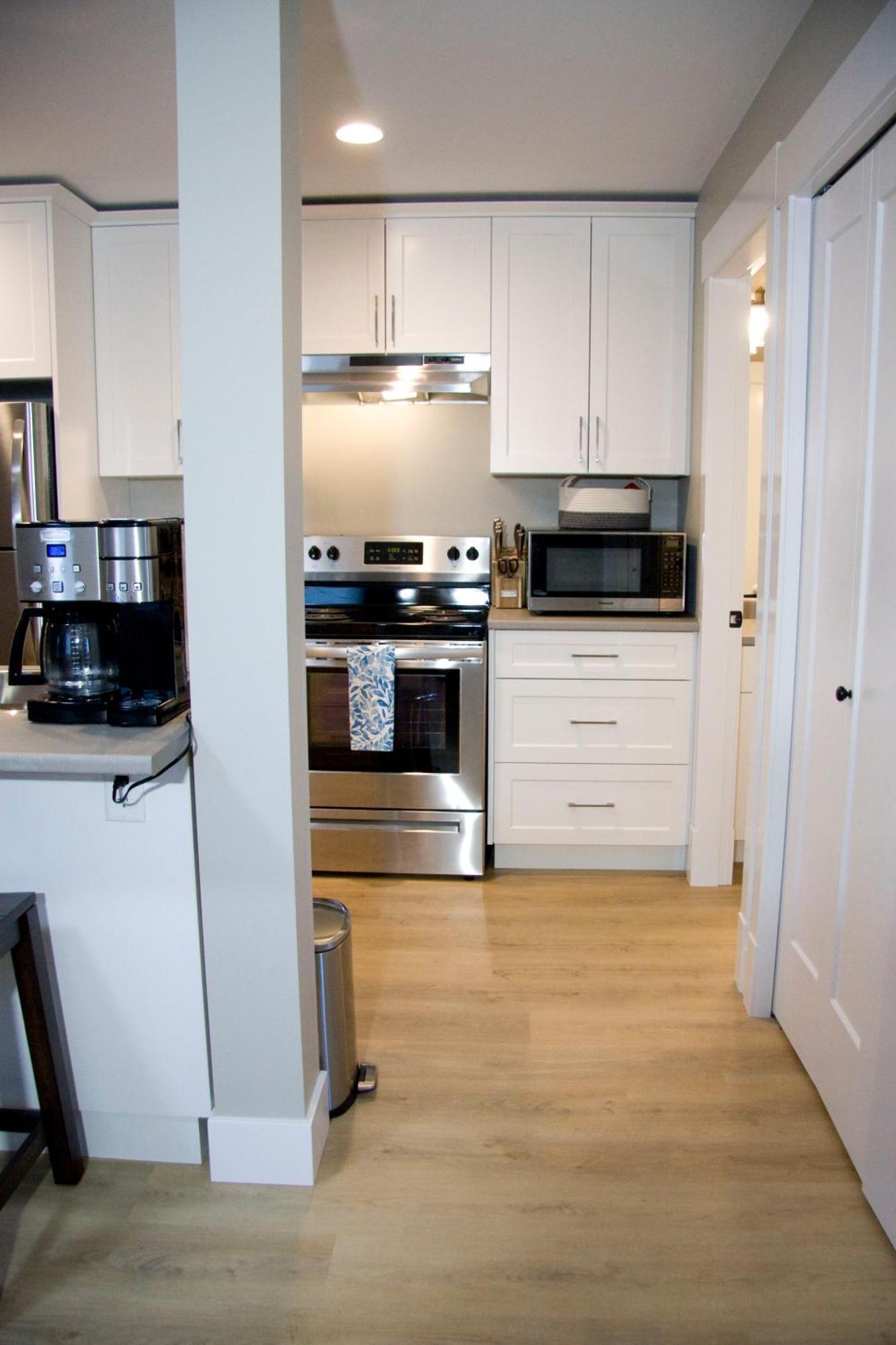M&M'S Maple Bay Mountain Guesthouse - Licensed Duncan Bagian luar foto